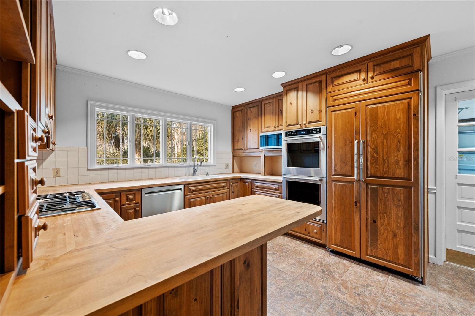 Image 16 of 59 For 822 107th Terrace