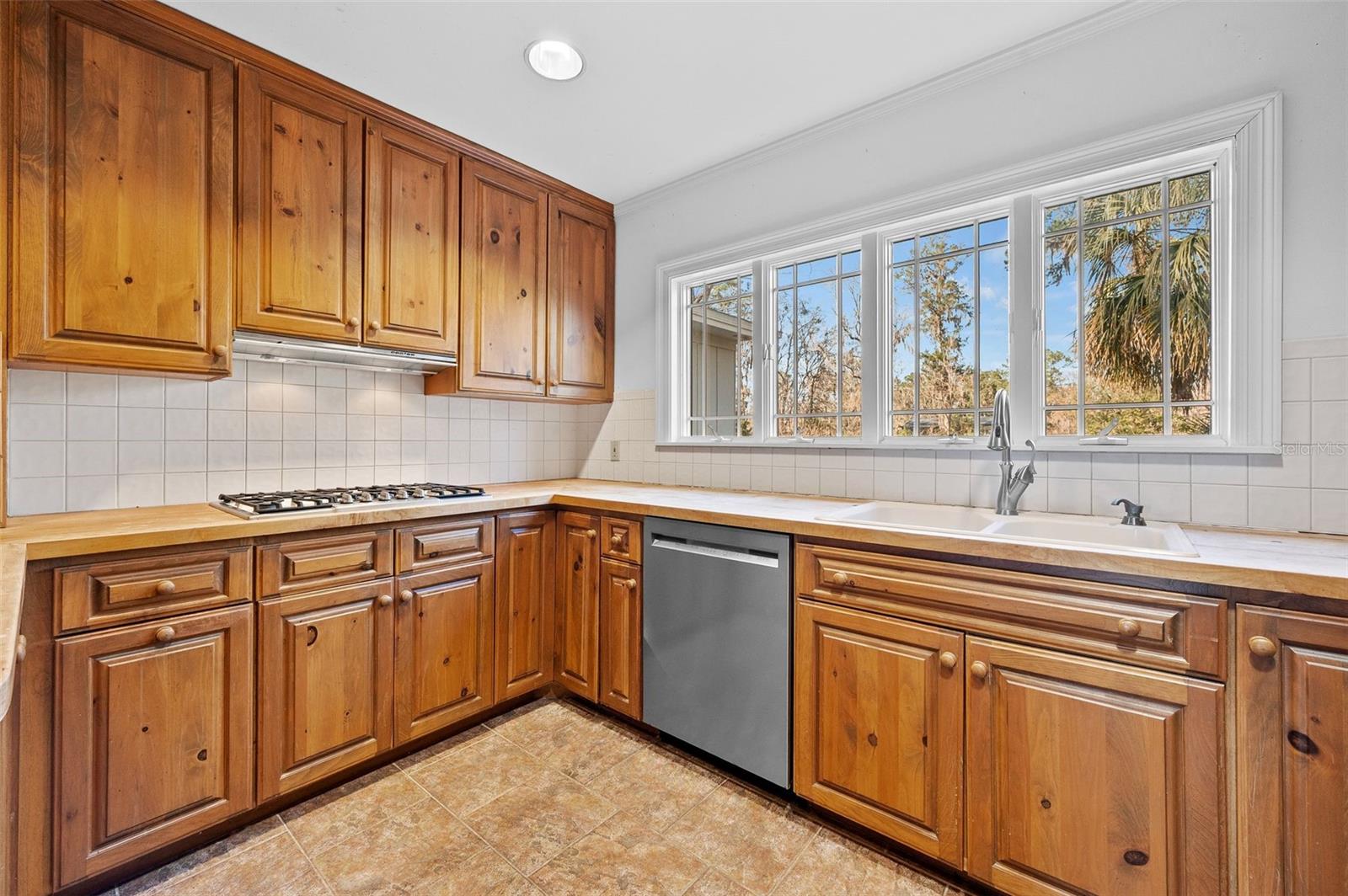 Image 17 of 59 For 822 107th Terrace