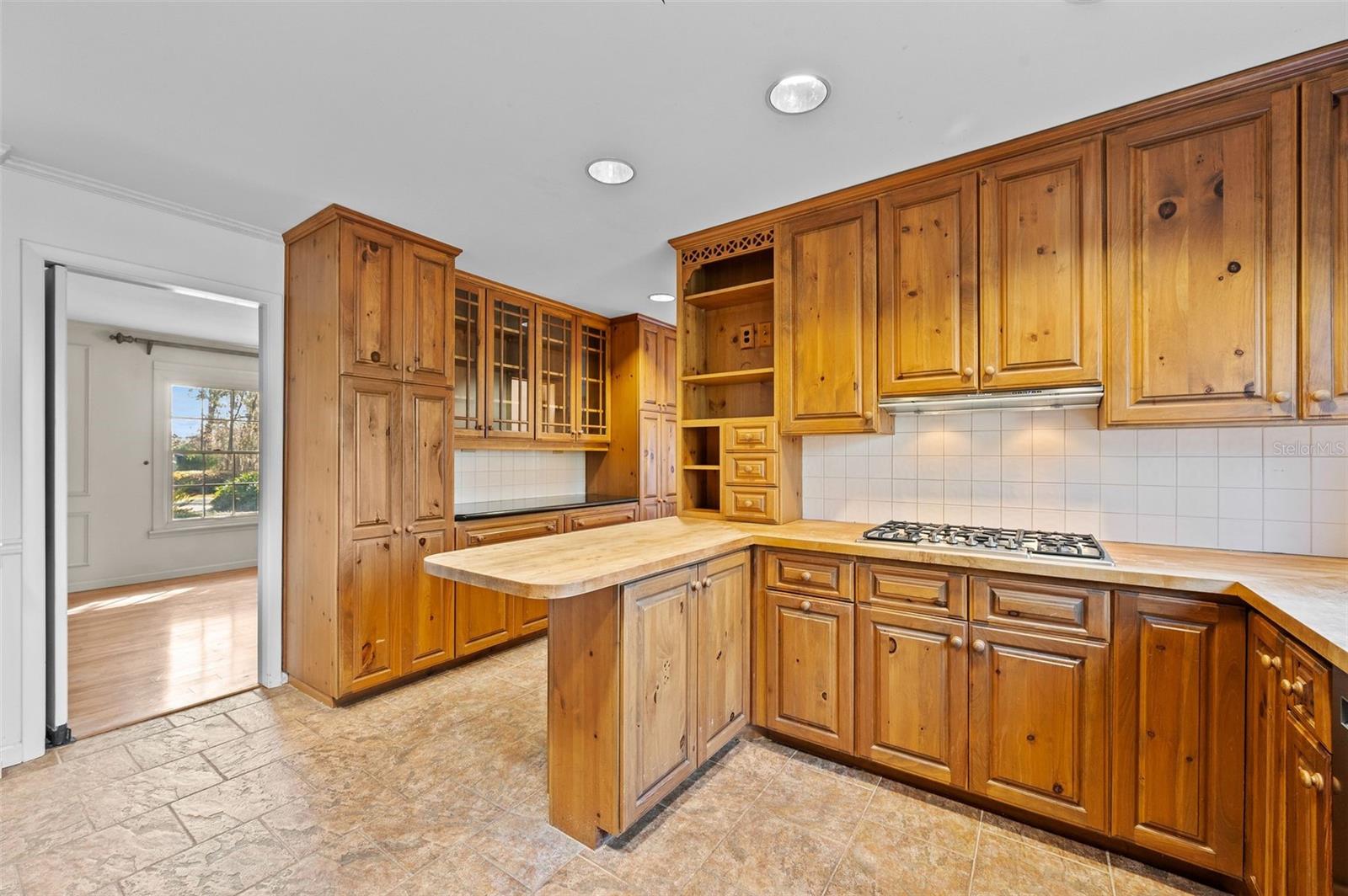 Image 19 of 59 For 822 107th Terrace