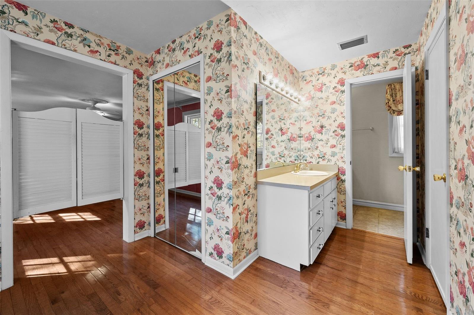 Image 23 of 59 For 822 107th Terrace