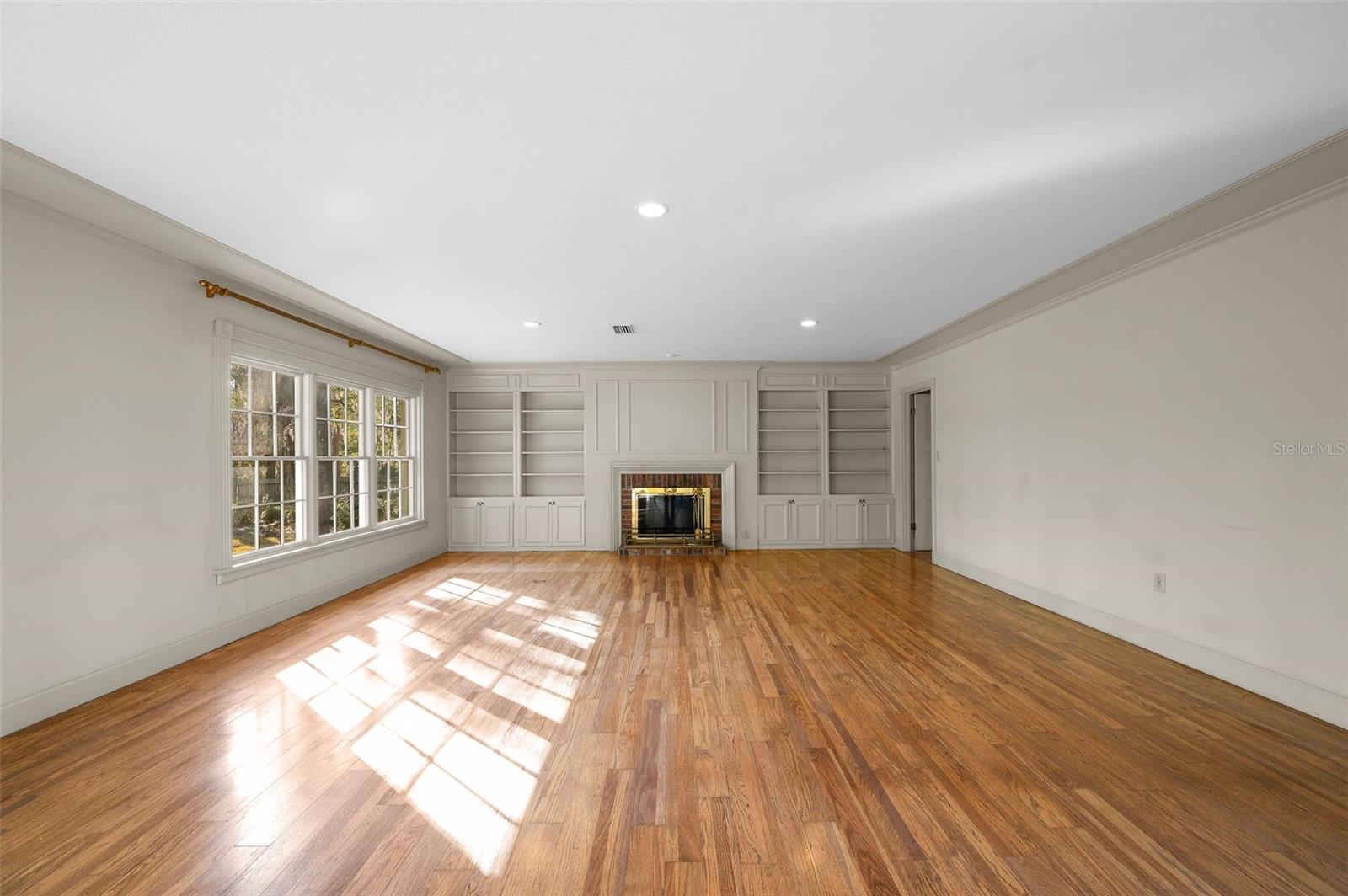 Image 7 of 59 For 822 107th Terrace