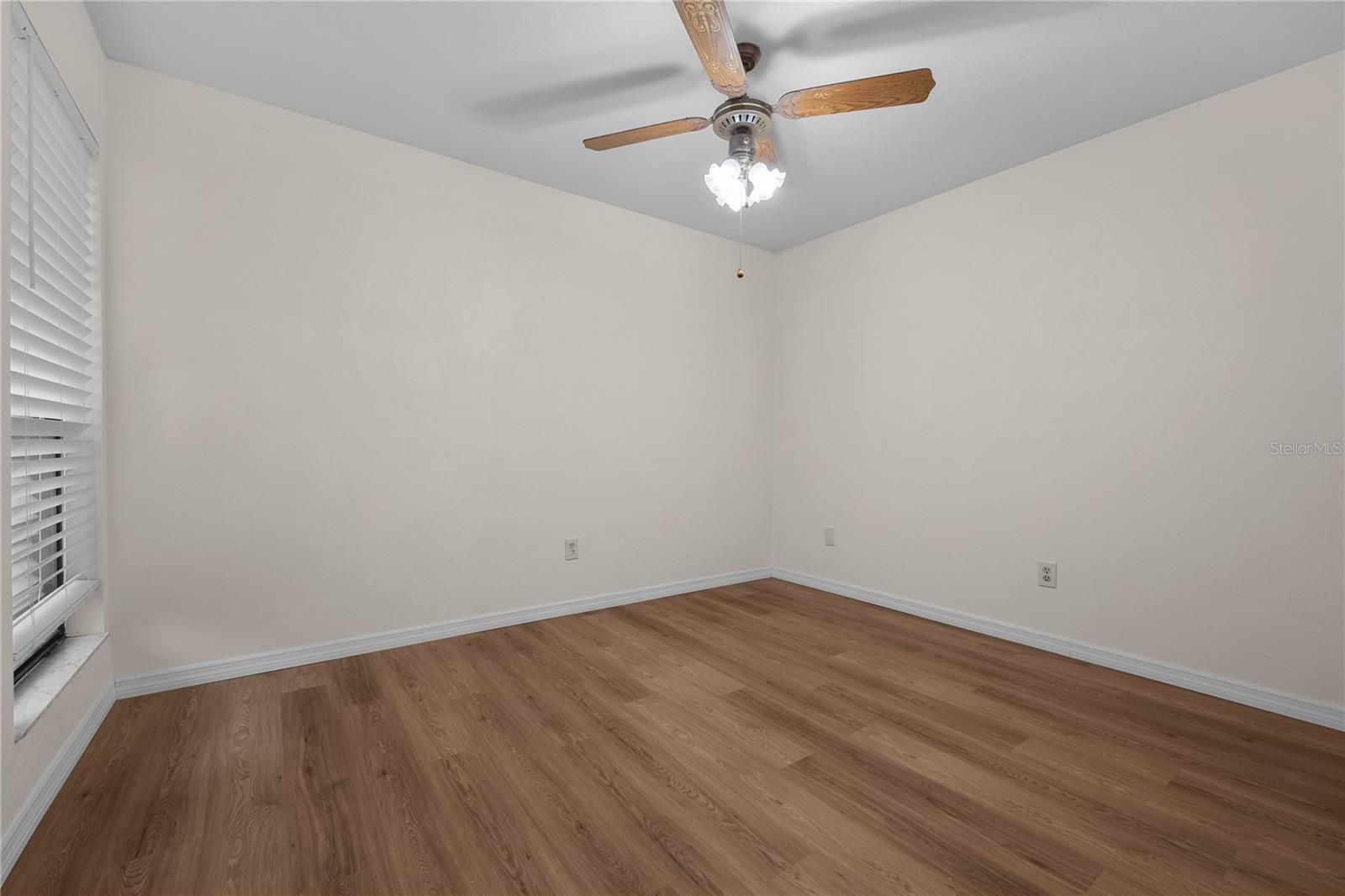 Image 17 of 30 For 5417 33rd Place