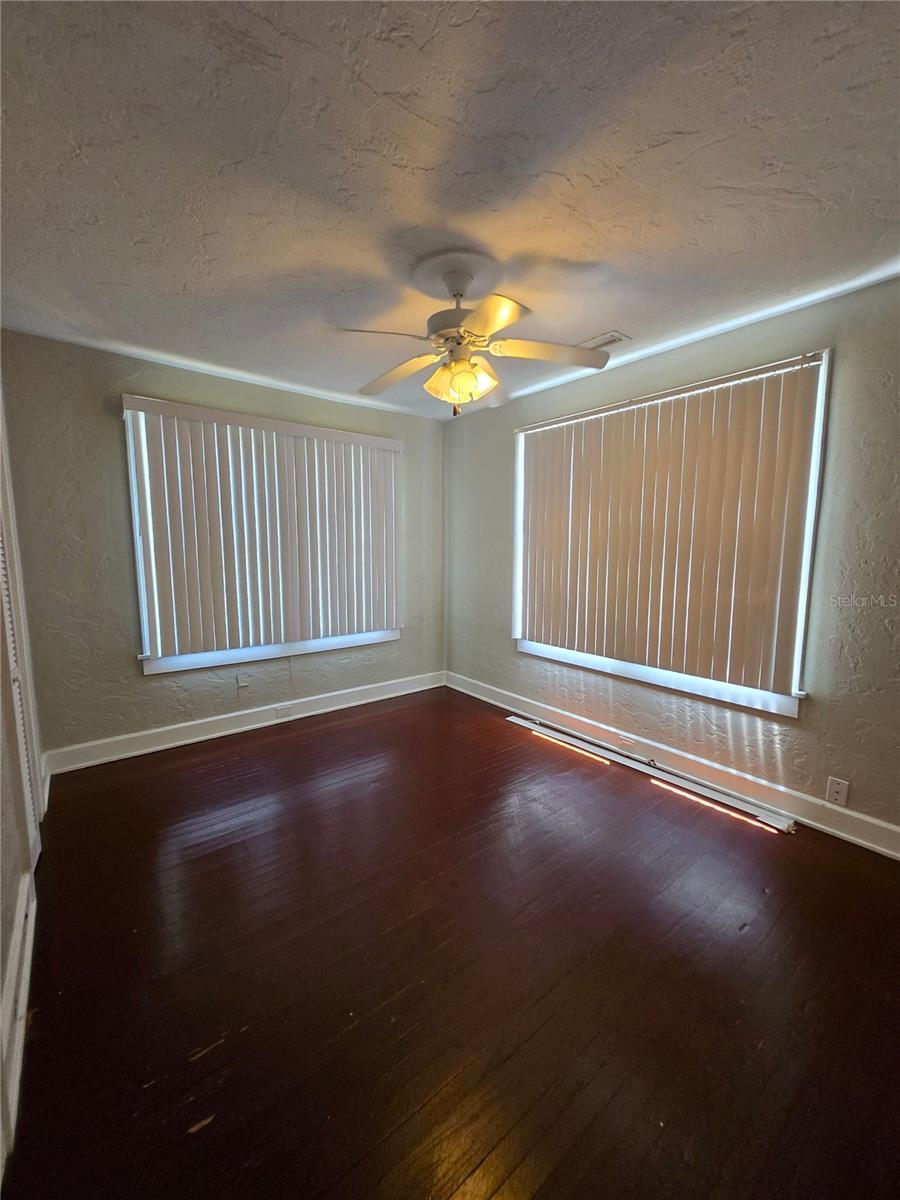 Image 18 of 24 For 924 5th Avenue C