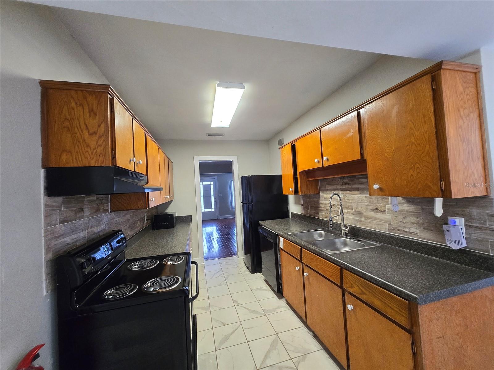 Image 8 of 24 For 924 5th Avenue C