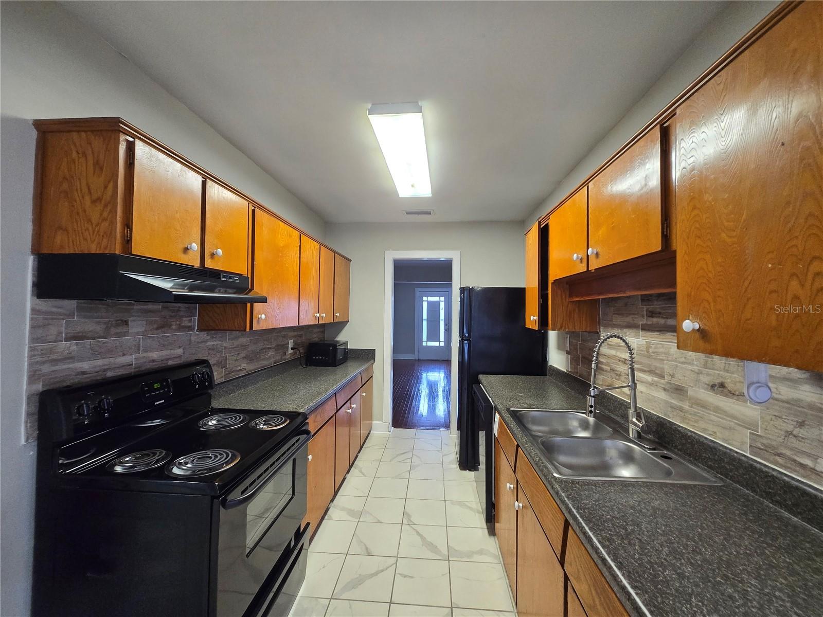 Image 9 of 24 For 924 5th Avenue C