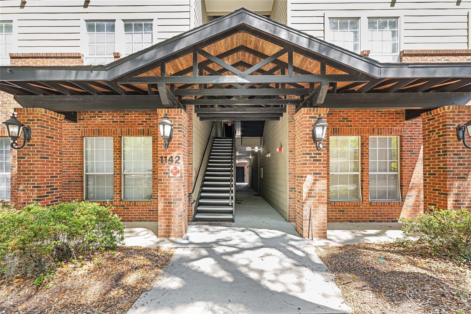 Image 2 of 40 For 1142 9th Road 103