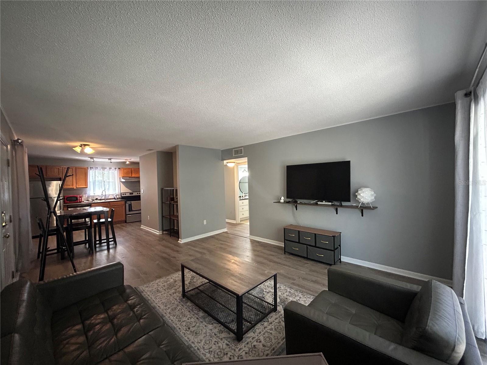 Image 3 of 19 For 507 39th Road 221