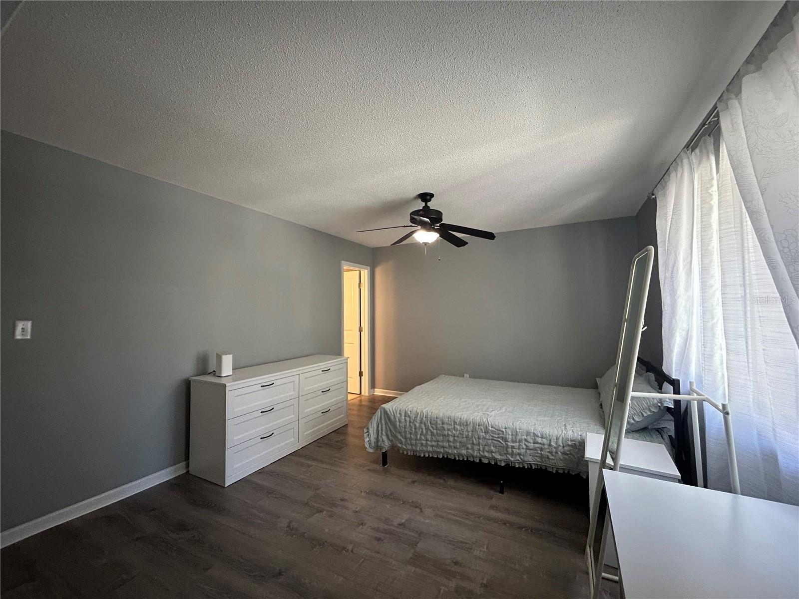 Image 8 of 19 For 507 39th Road 221