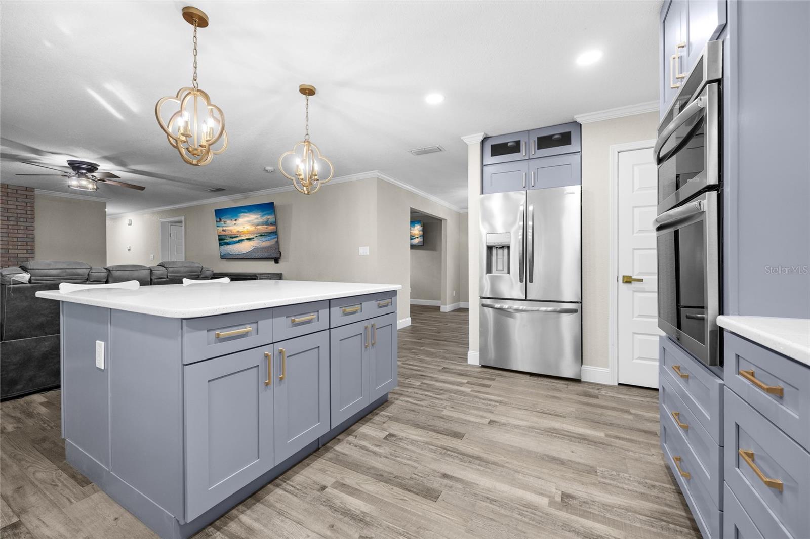 Image 12 of 41 For 830 60th Street