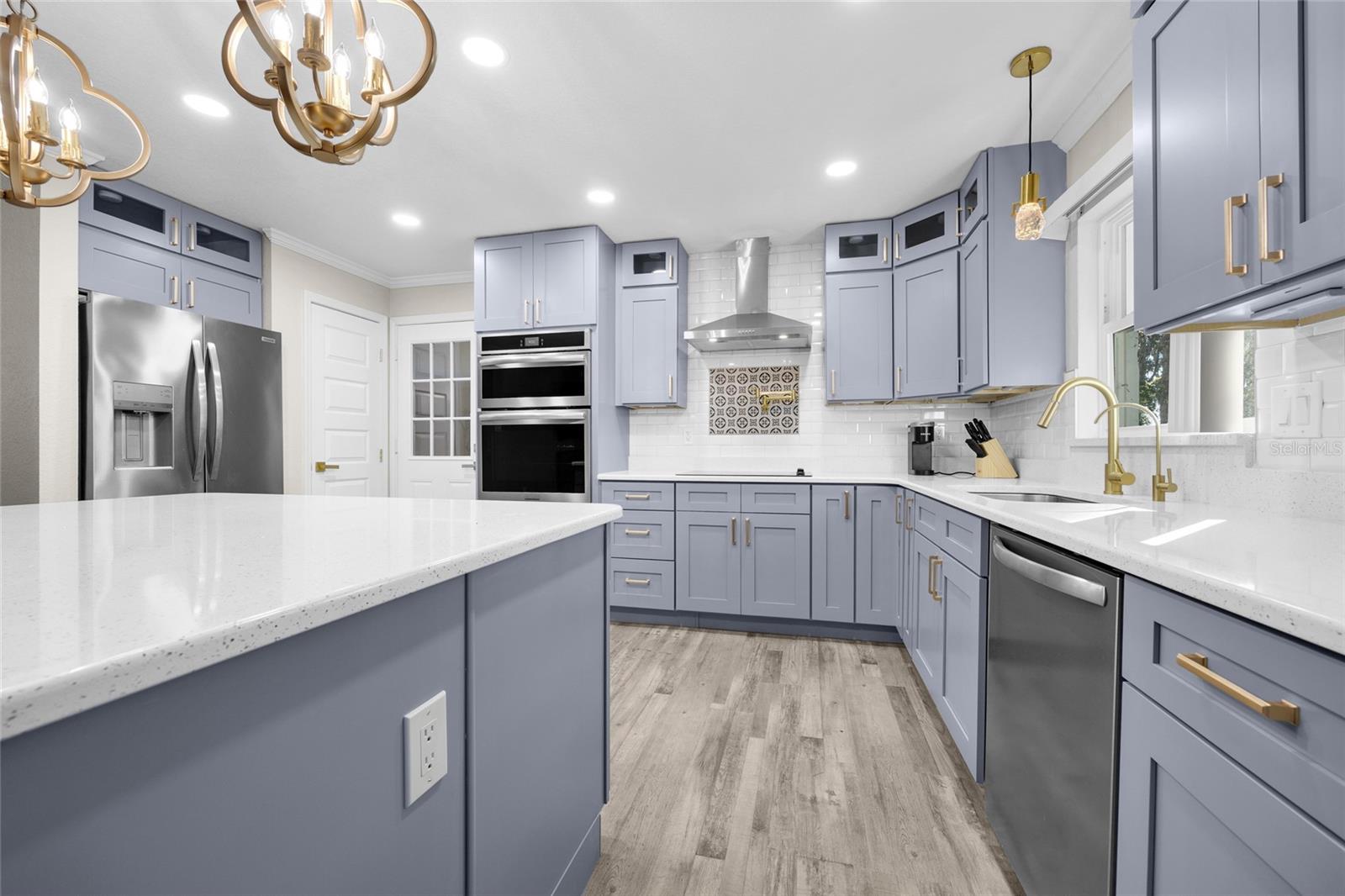 Image 13 of 41 For 830 60th Street