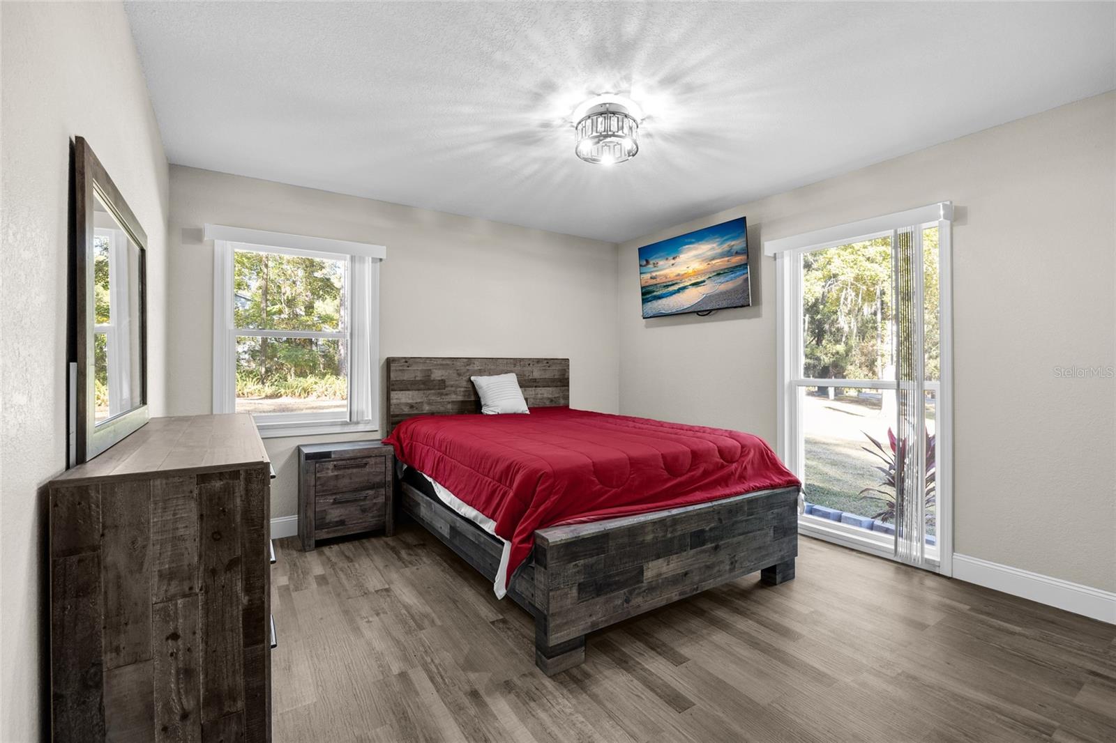 Image 24 of 41 For 830 60th Street