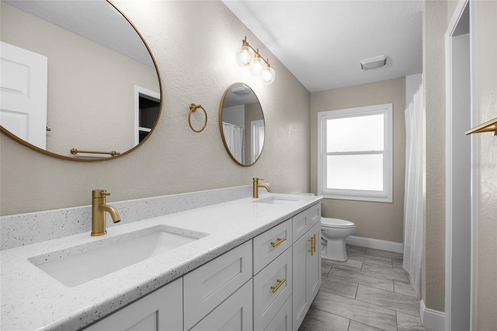 Image 25 of 41 For 830 60th Street