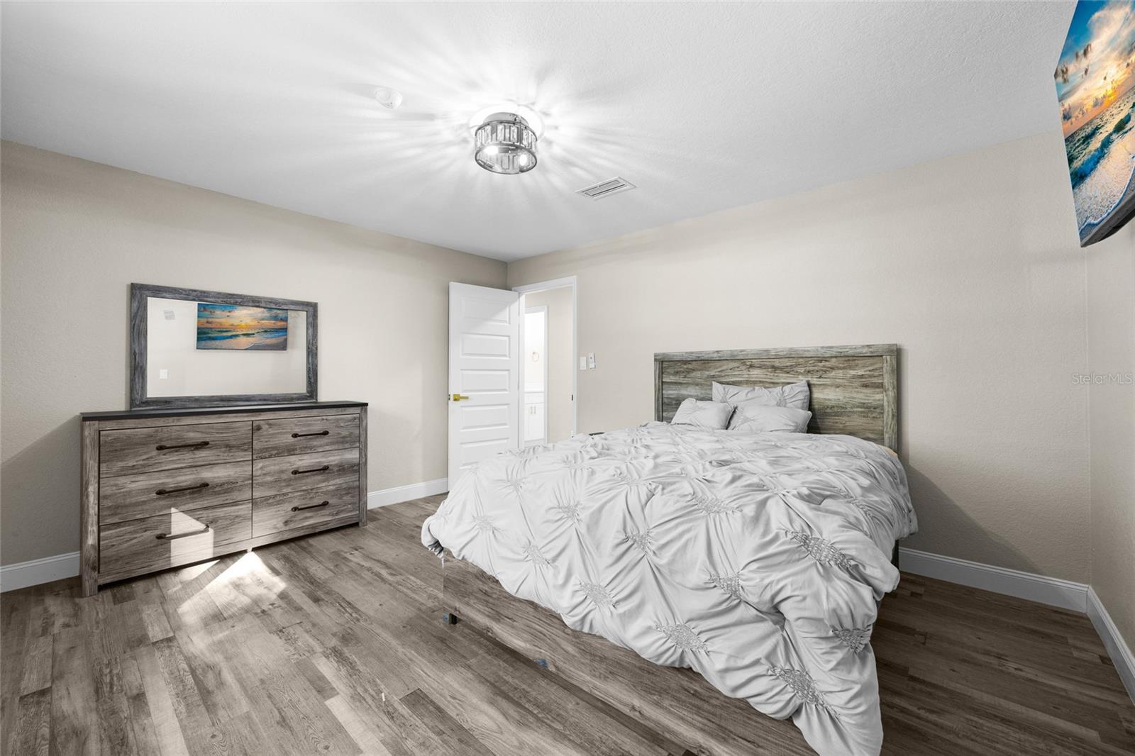 Image 28 of 41 For 830 60th Street