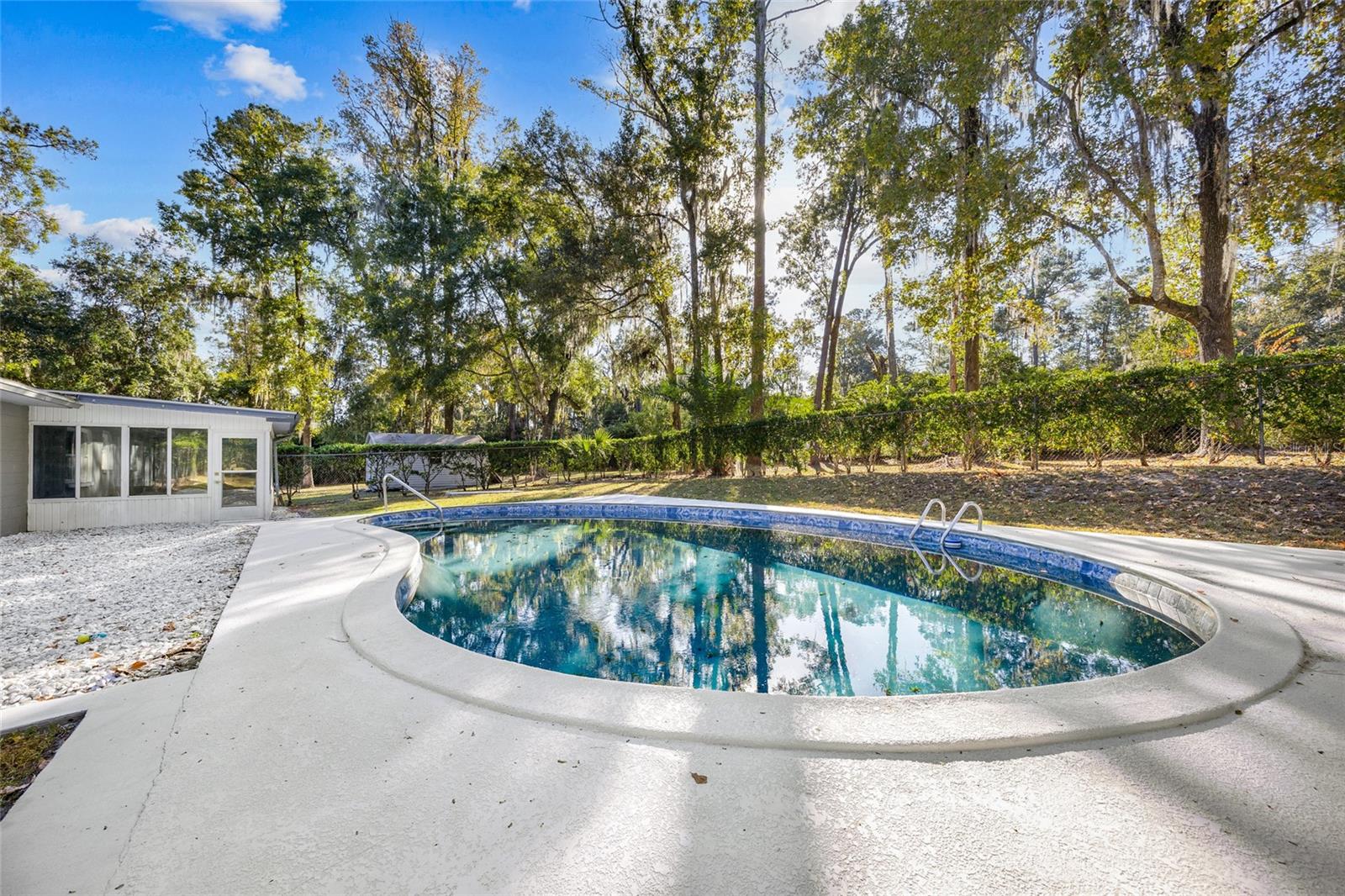 Image 32 of 41 For 830 60th Street