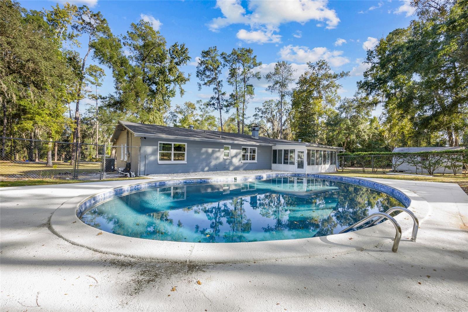 Image 33 of 41 For 830 60th Street