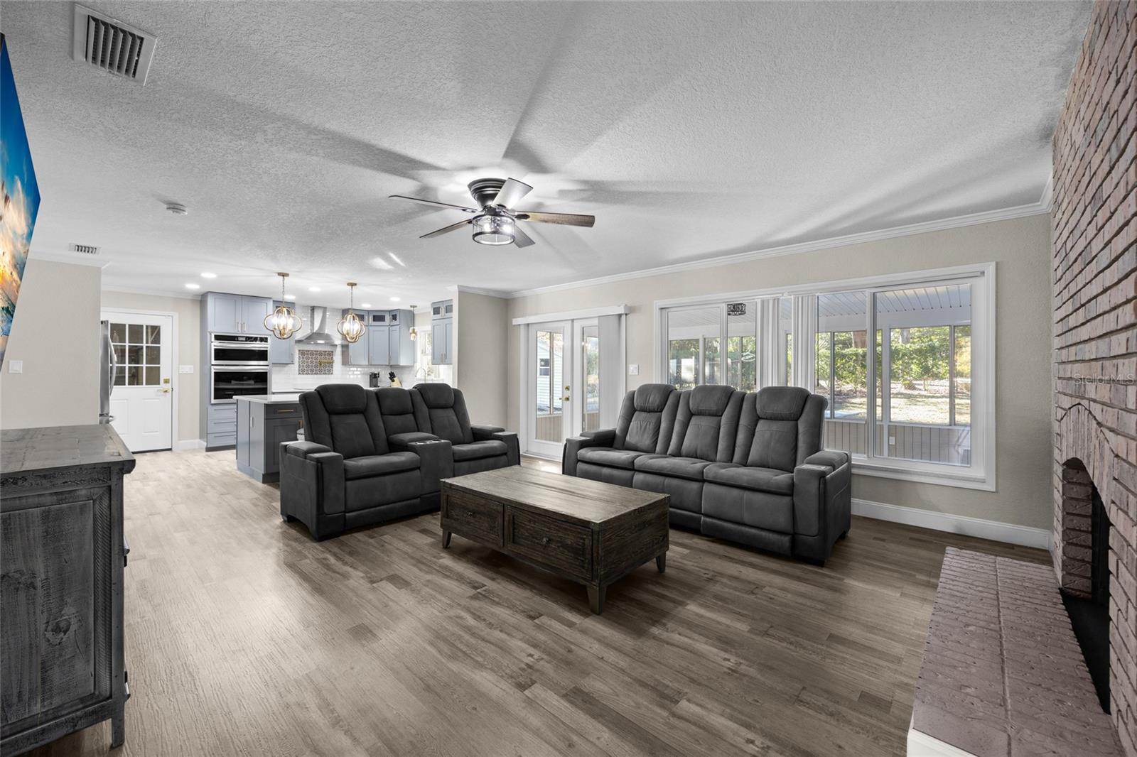 Image 9 of 41 For 830 60th Street