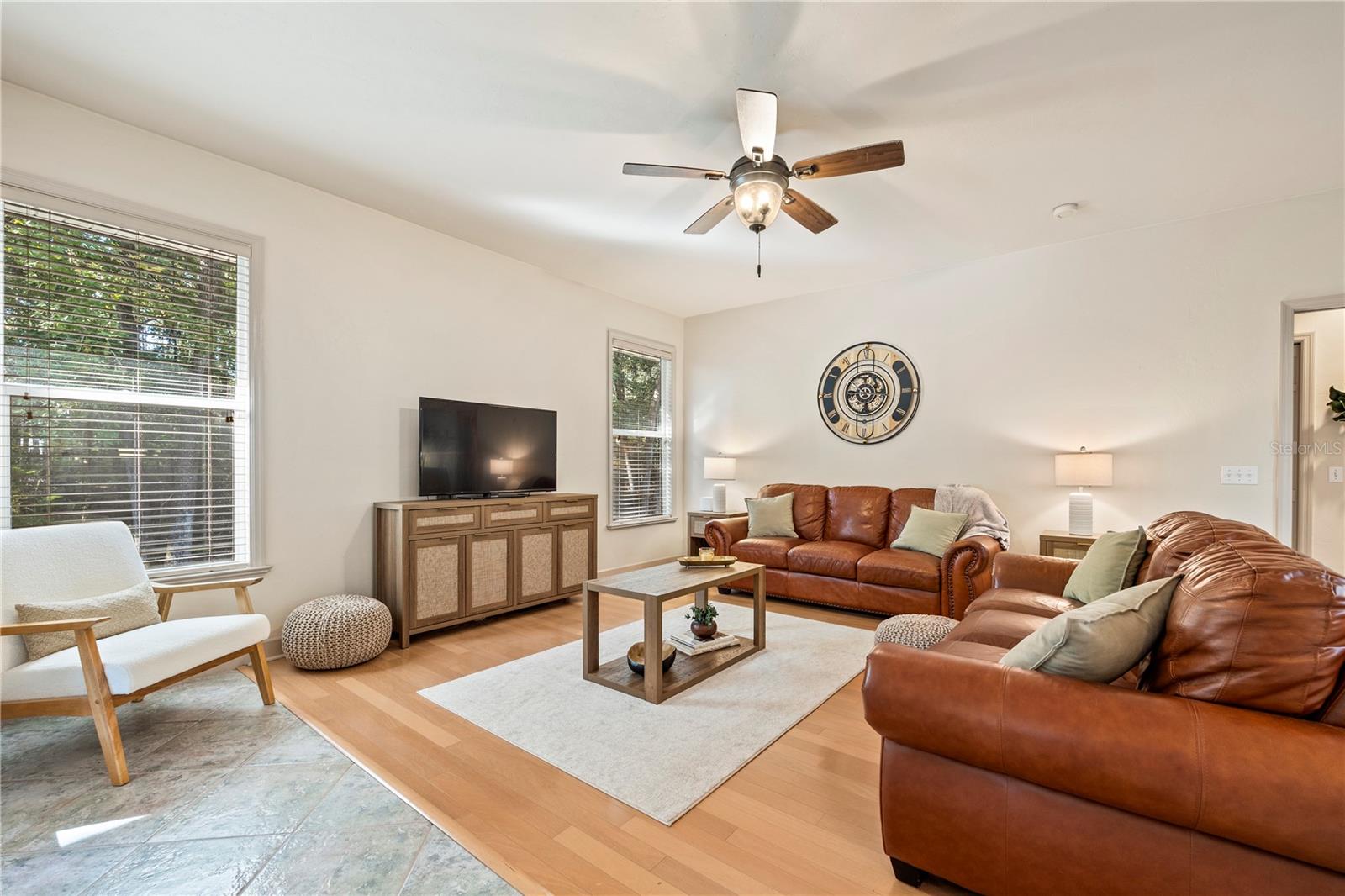 Listing photo id 13 for 6241 105th Avenue