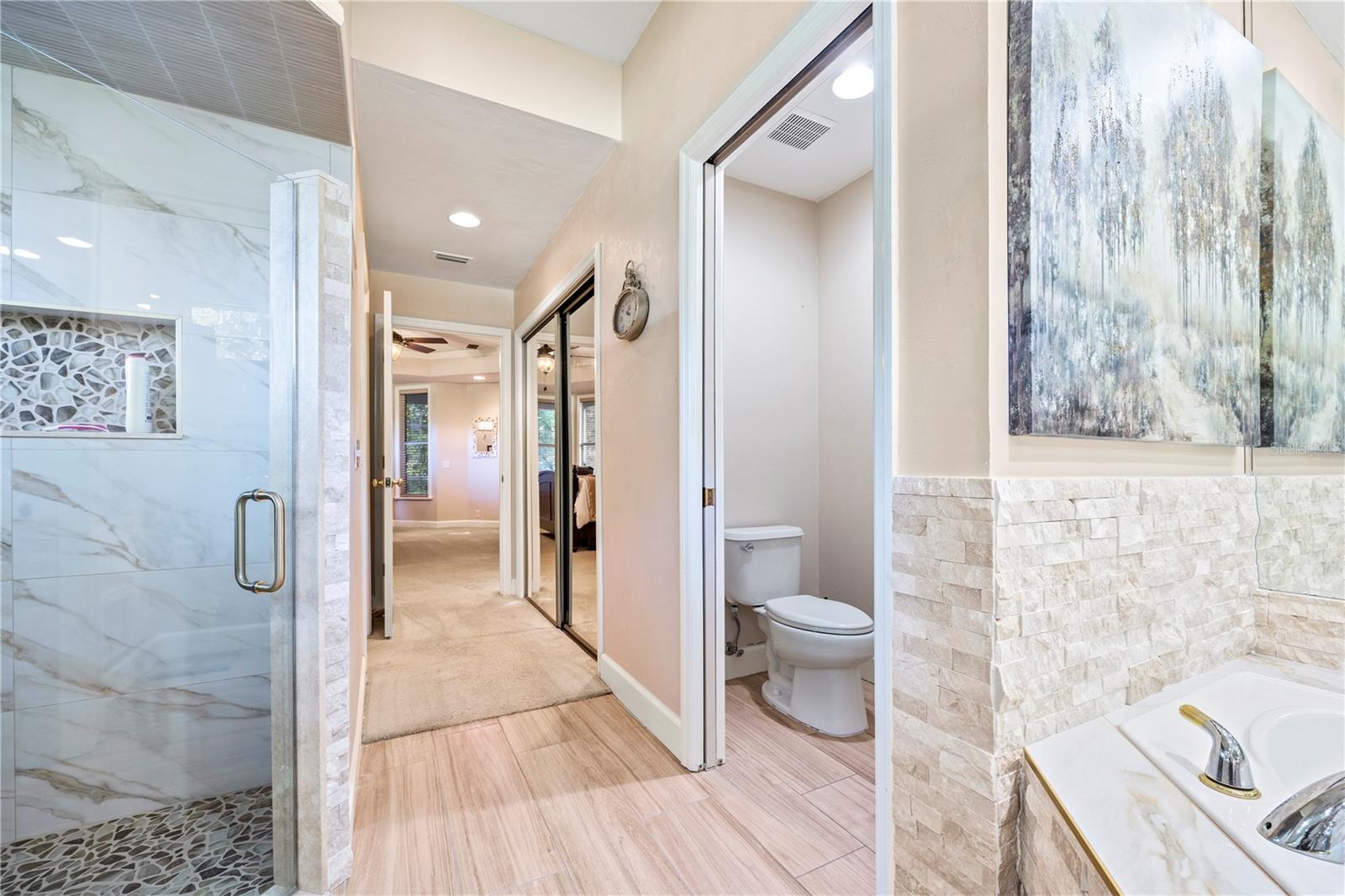 Listing photo id 17 for 6241 105th Avenue