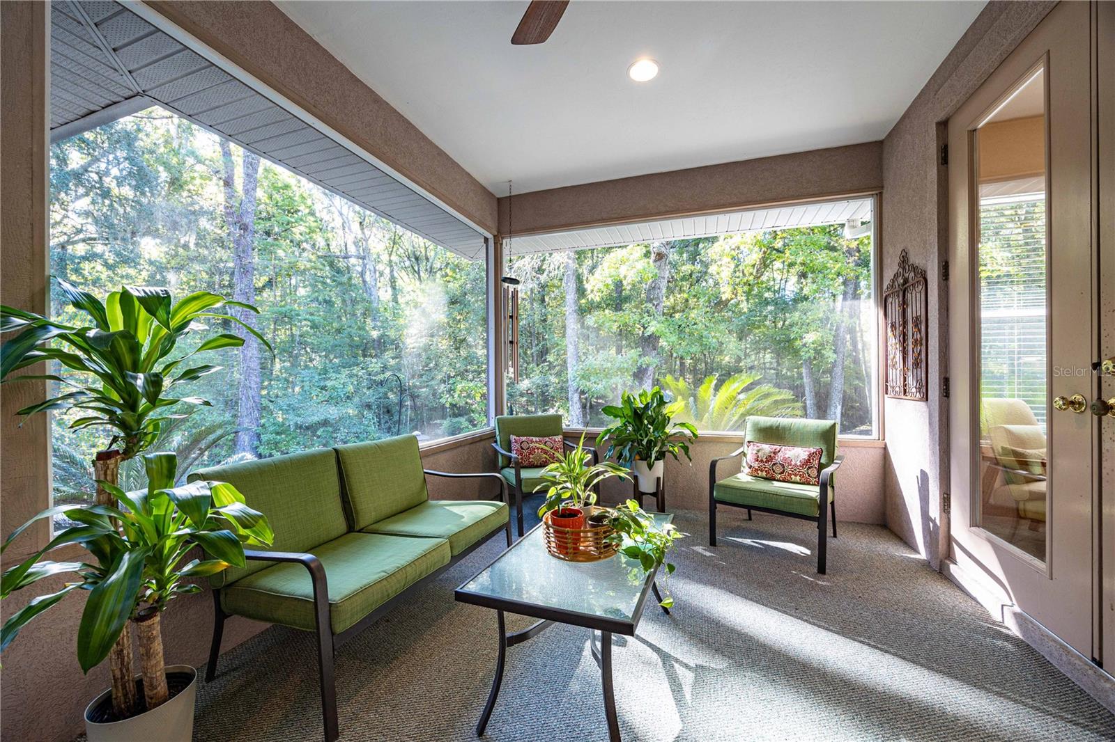 Listing photo id 28 for 6241 105th Avenue