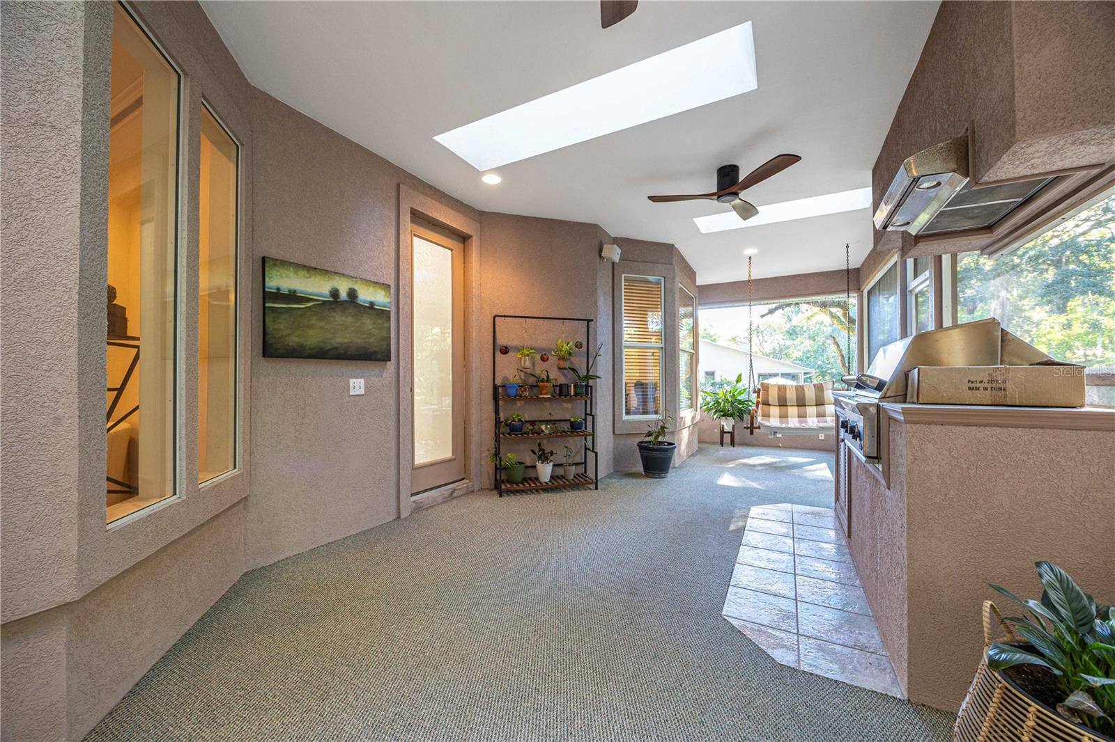 Listing photo id 30 for 6241 105th Avenue