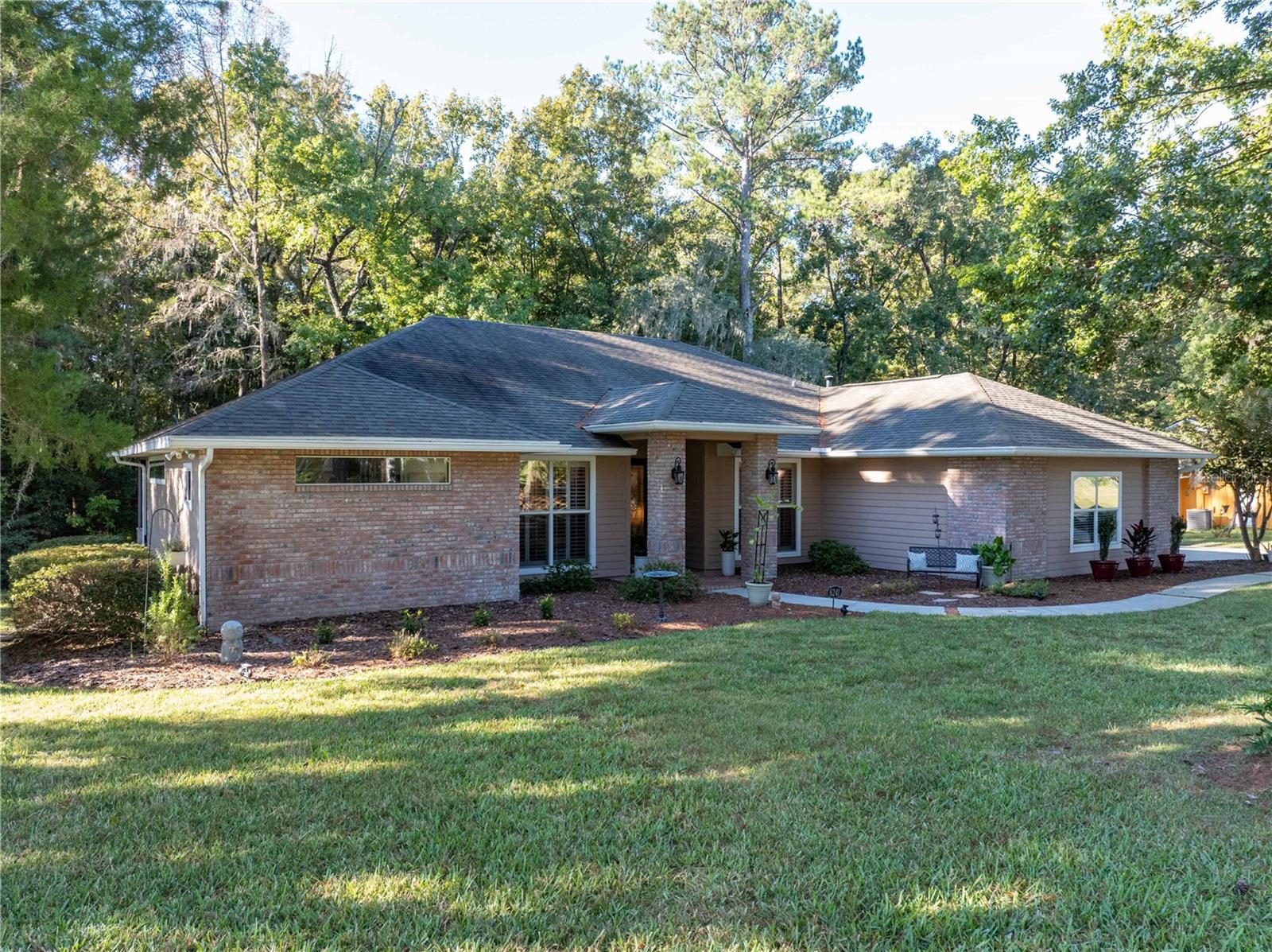 Listing photo id 40 for 6241 105th Avenue