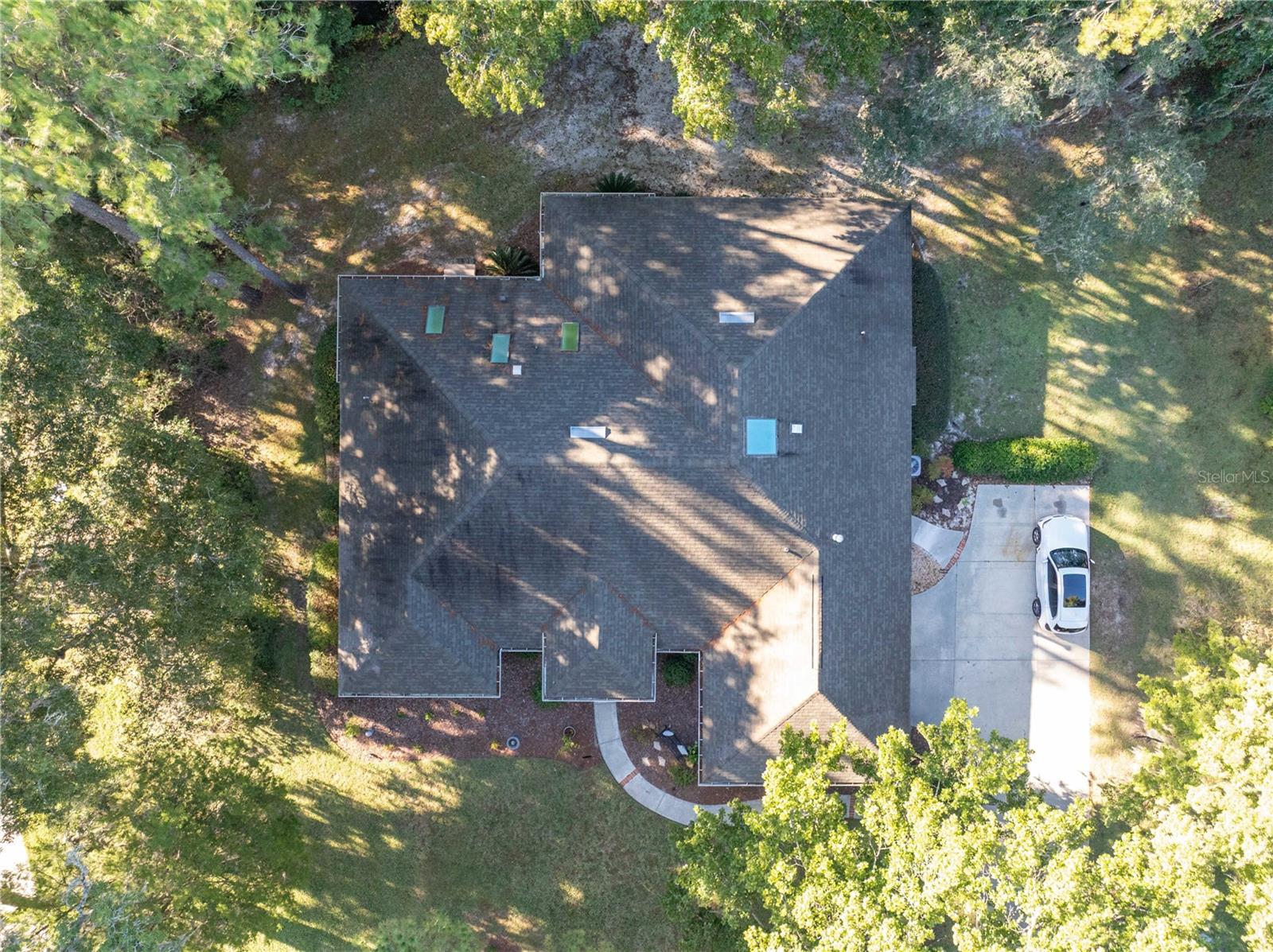 Listing photo id 52 for 6241 105th Avenue