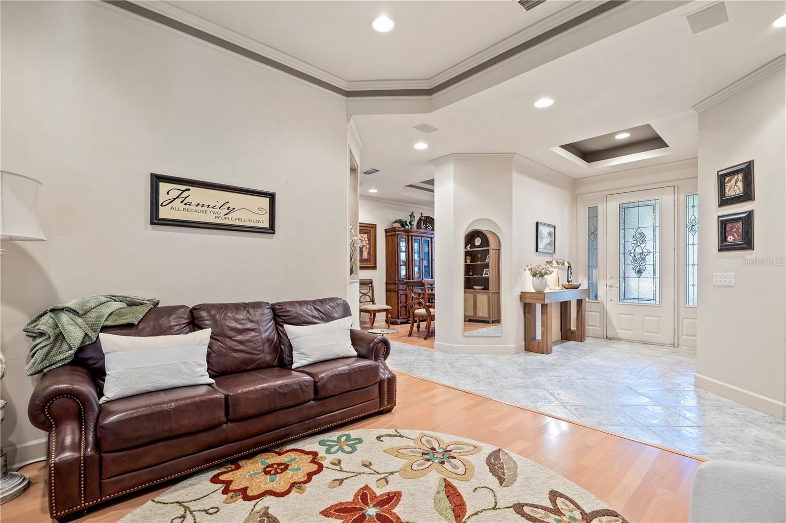 Listing photo id 4 for 6241 105th Avenue