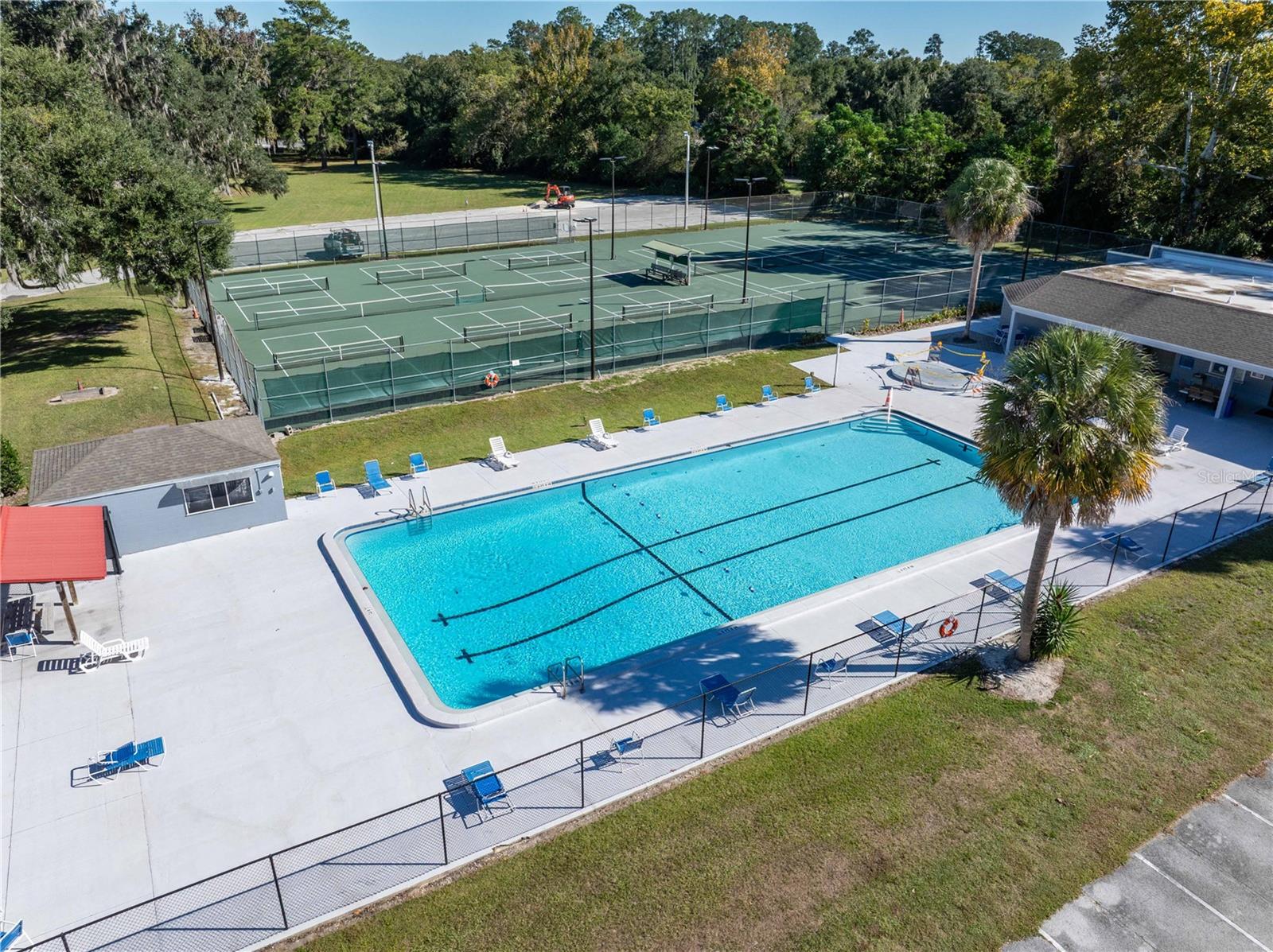 Listing photo id 69 for 6241 105th Avenue