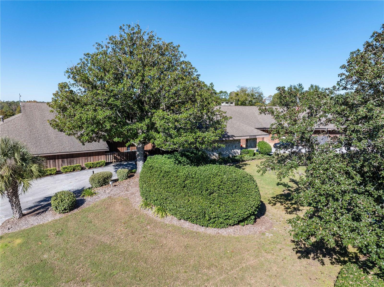 Listing photo id 70 for 6241 105th Avenue