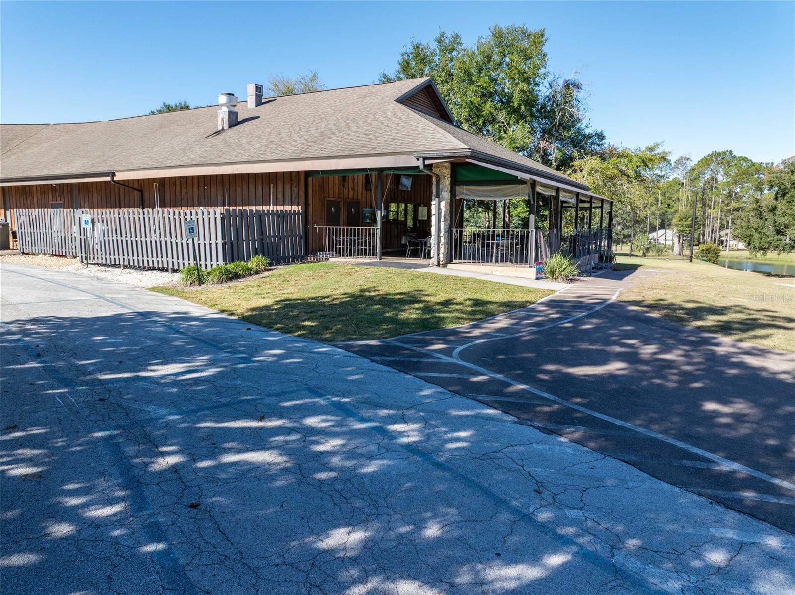 Listing photo id 76 for 6241 105th Avenue