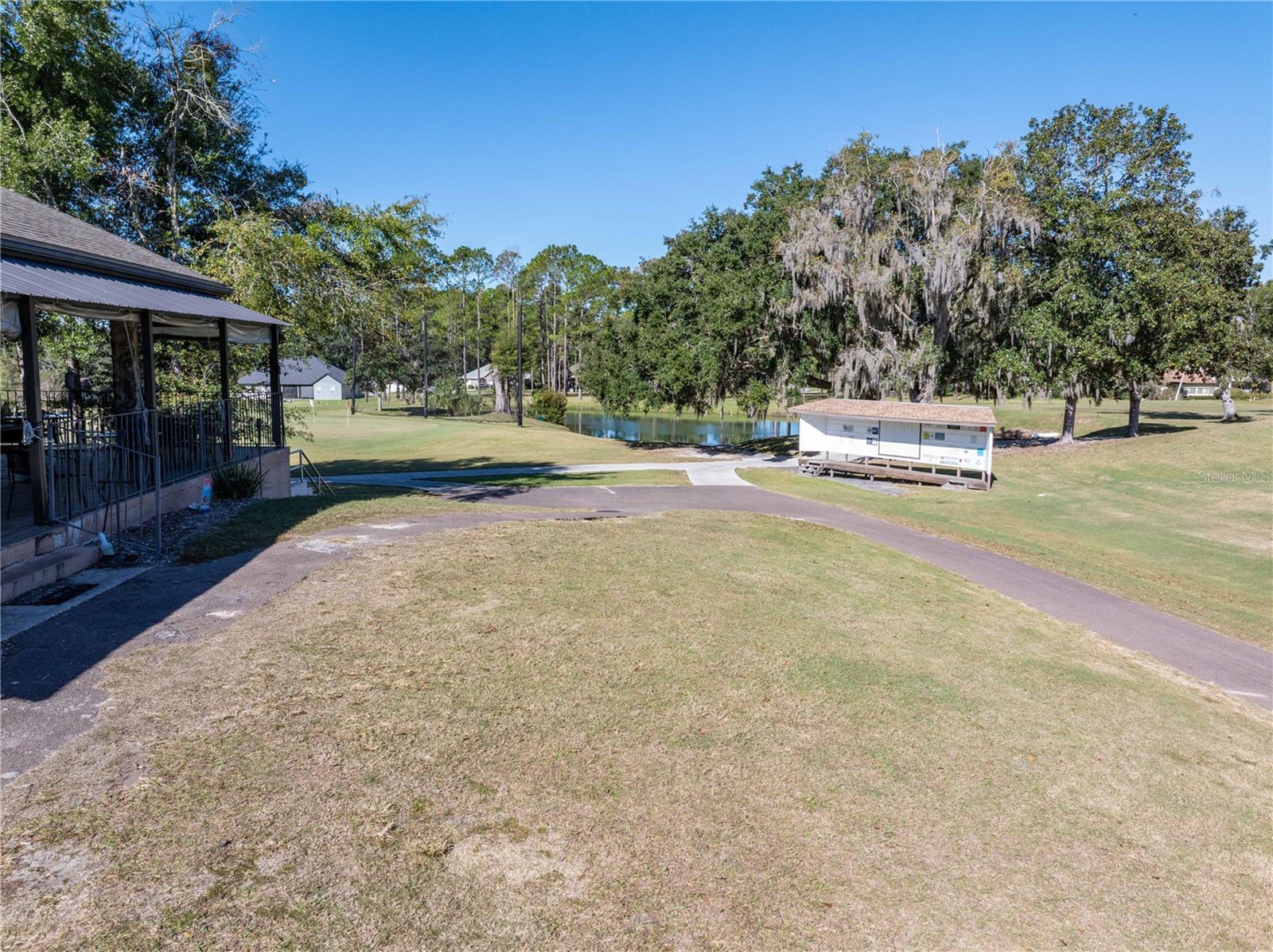 Listing photo id 77 for 6241 105th Avenue