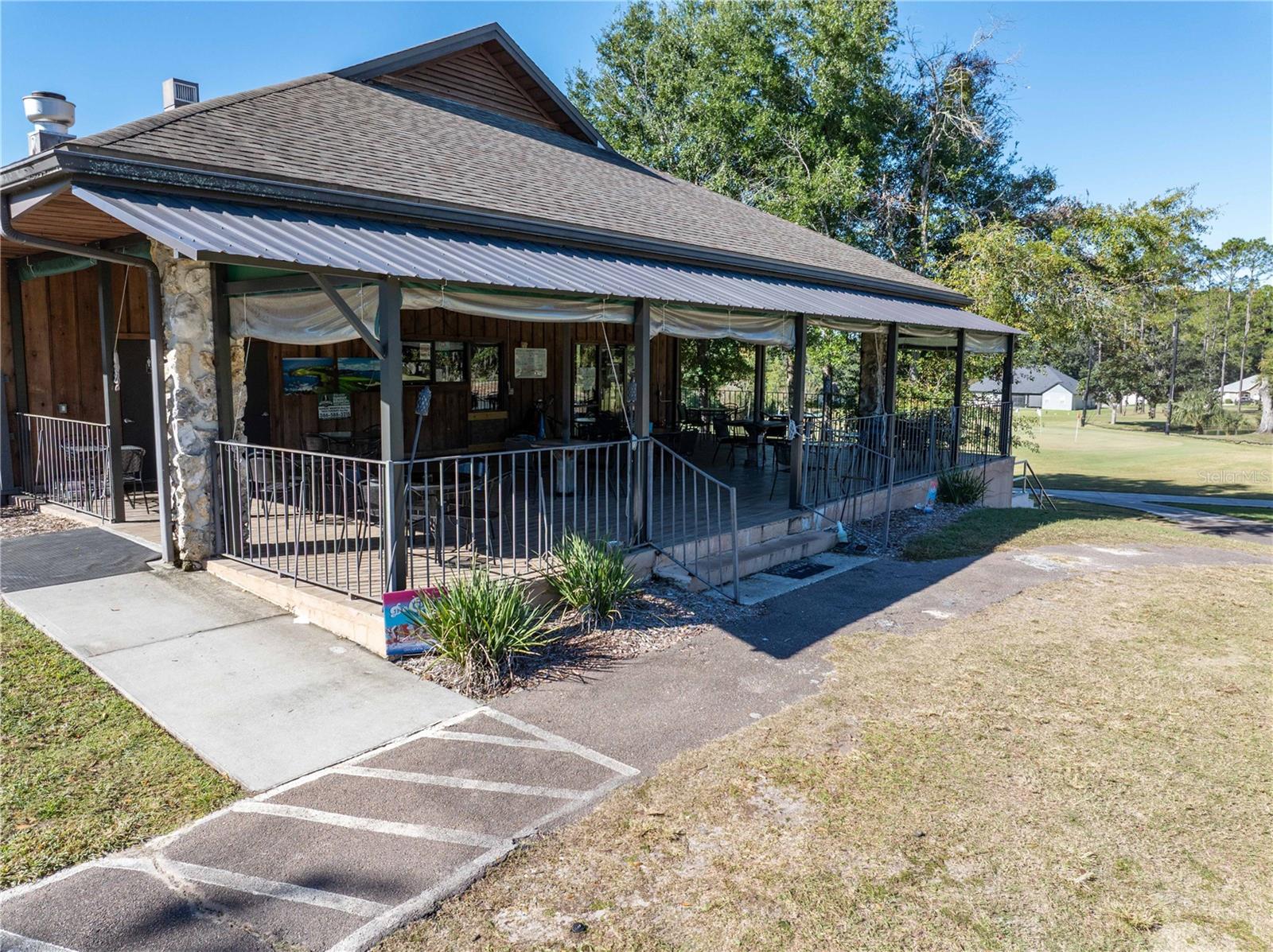 Listing photo id 78 for 6241 105th Avenue