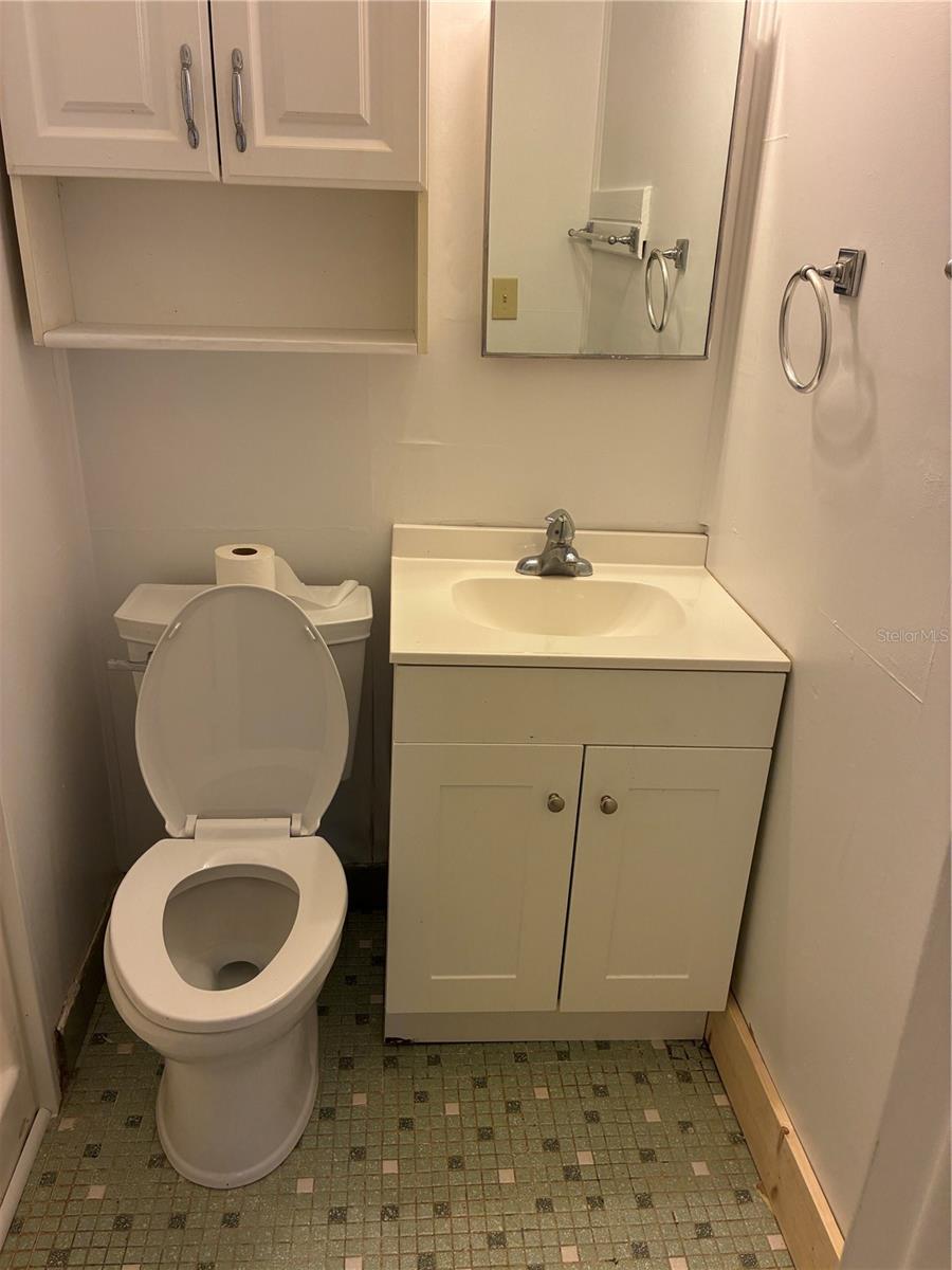 Image 14 of 20 For 470 Dove Street