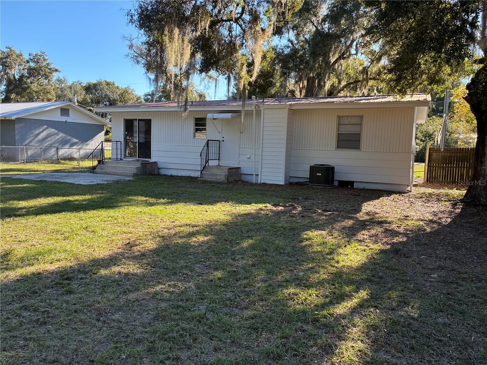 Image 16 of 20 For 470 Dove Street