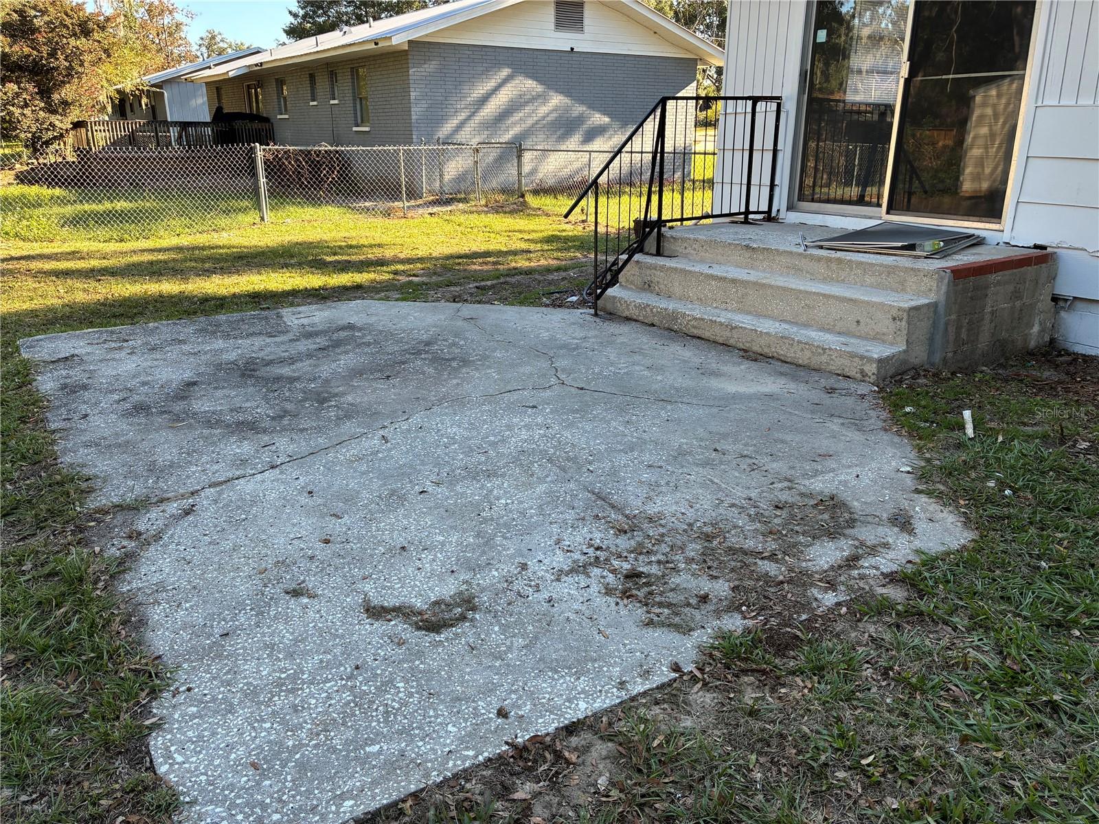 Image 18 of 20 For 470 Dove Street