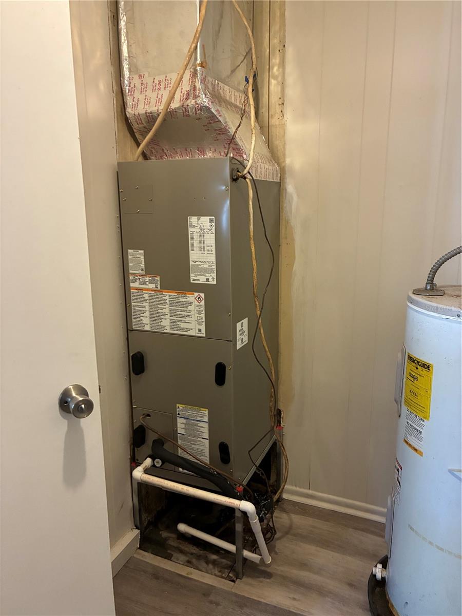 Image 8 of 20 For 470 Dove Street