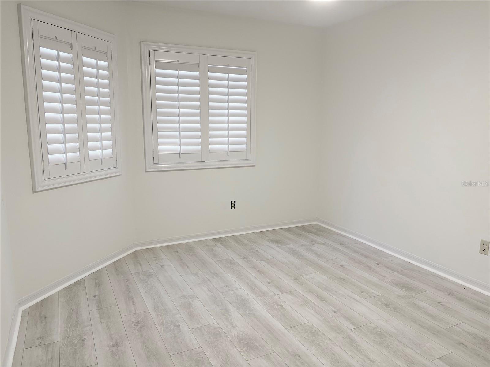 Image 6 of 9 For 920 124th Drive