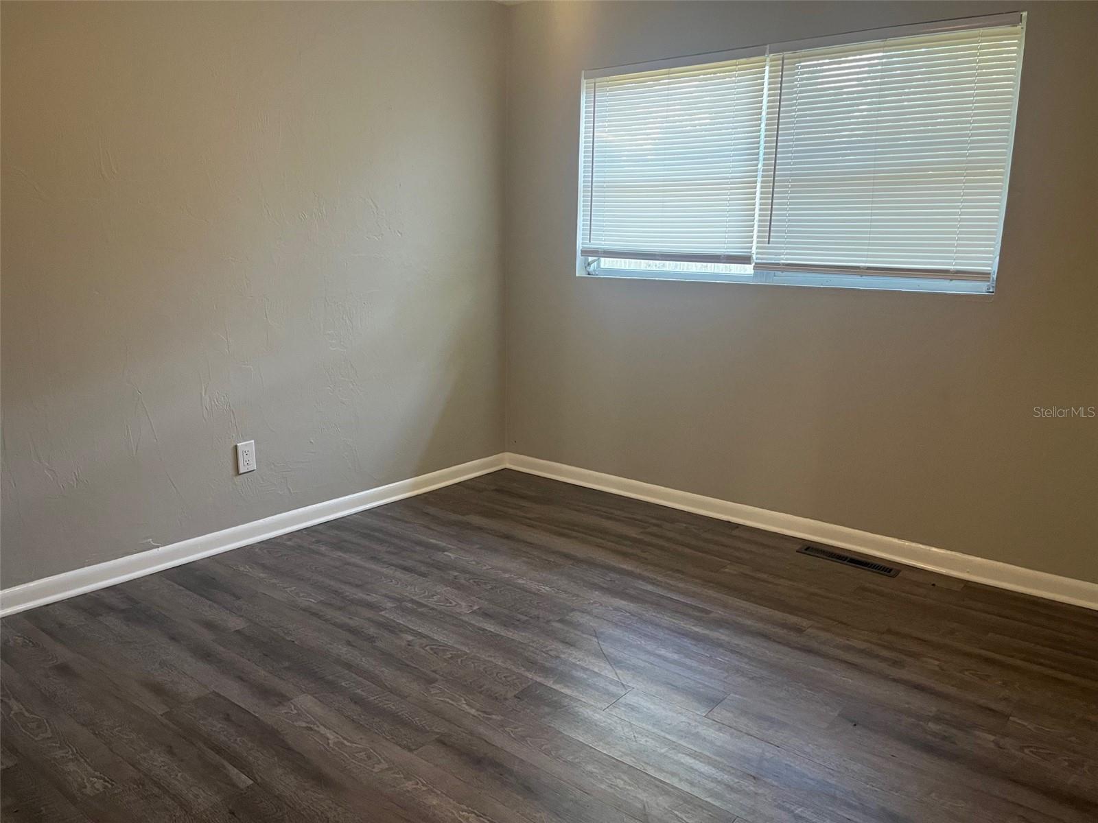 Image 19 of 26 For 16814 173rd Terrace