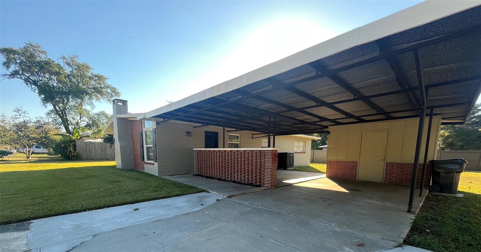 Image 2 of 26 For 16814 173rd Terrace