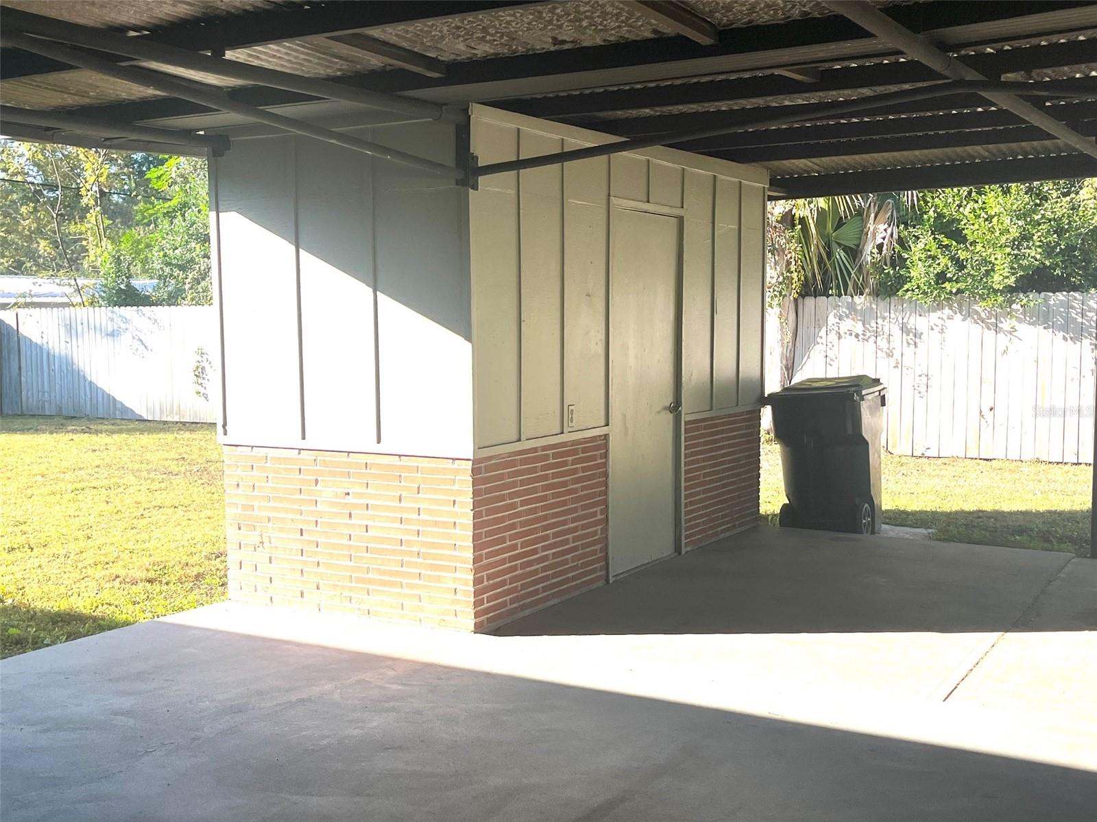 Image 23 of 26 For 16814 173rd Terrace