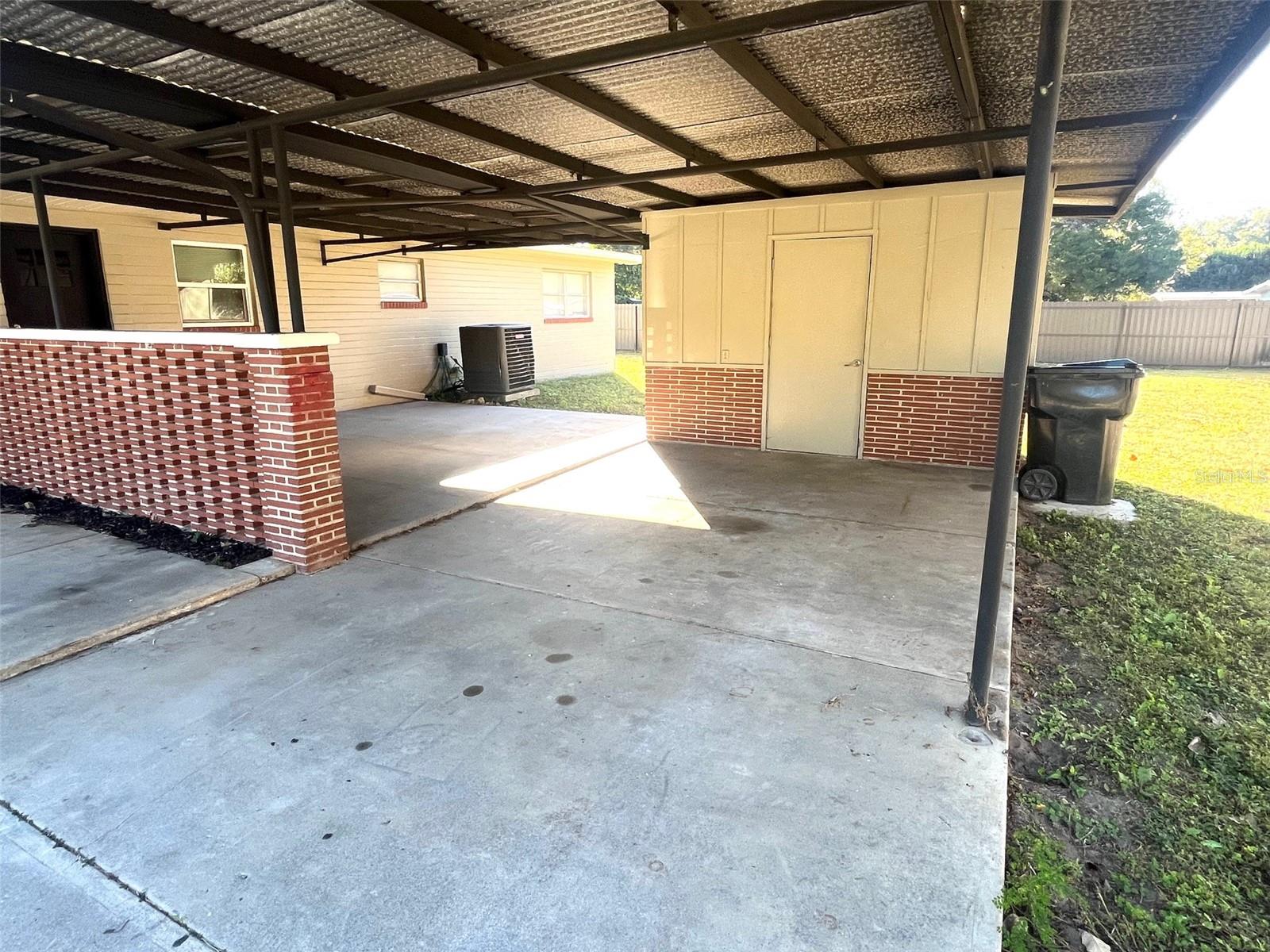 Image 3 of 26 For 16814 173rd Terrace