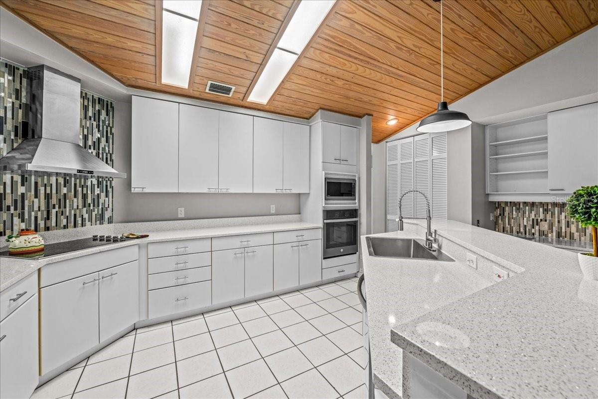 Image 18 of 51 For 1326 57th Street