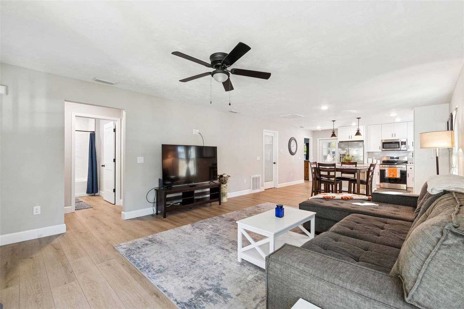 Image 11 of 31 For 13323 157th Avenue