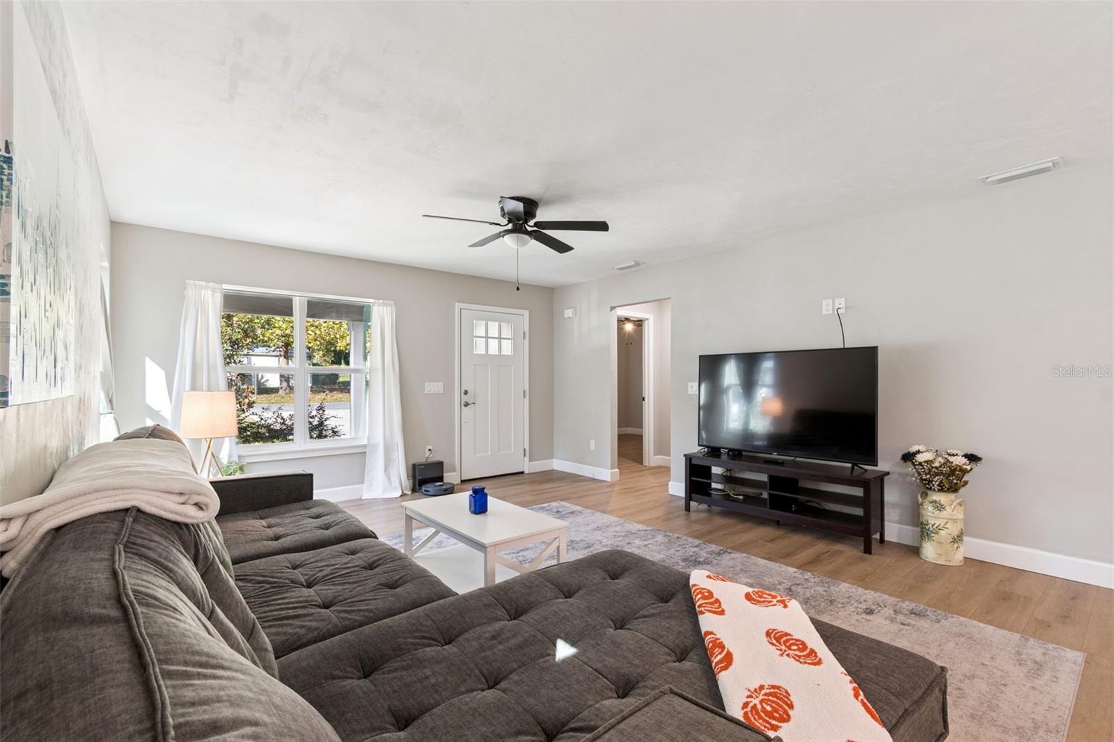 Image 13 of 31 For 13323 157th Avenue