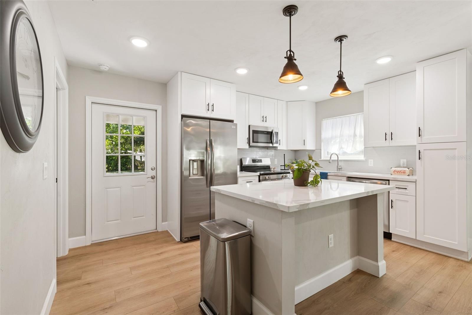 Image 17 of 31 For 13323 157th Avenue