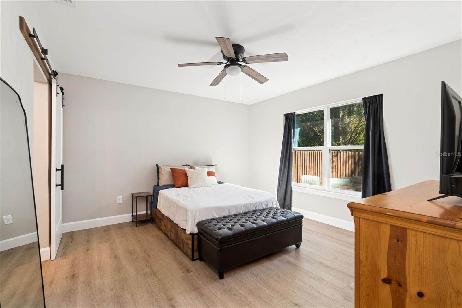 Image 20 of 31 For 13323 157th Avenue