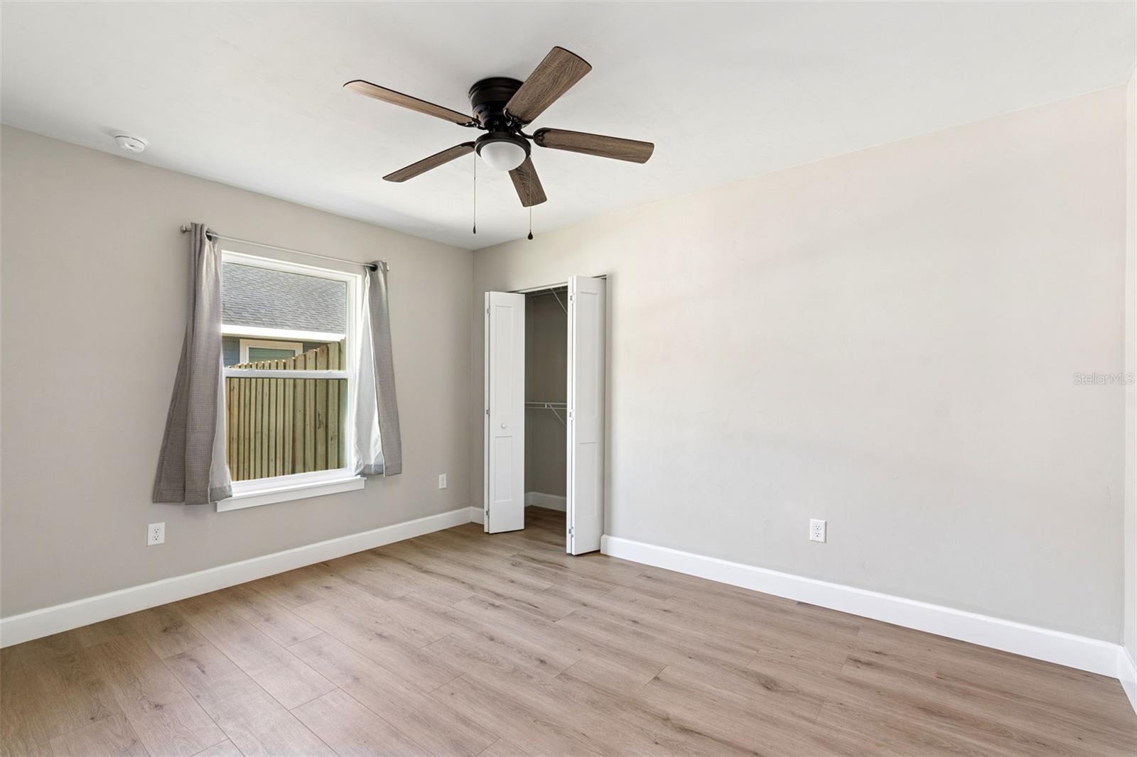 Image 26 of 31 For 13323 157th Avenue