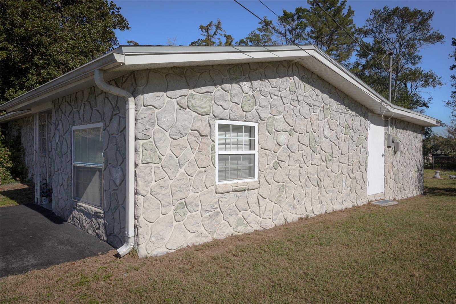 Image 28 of 34 For 393 Hilltop Drive