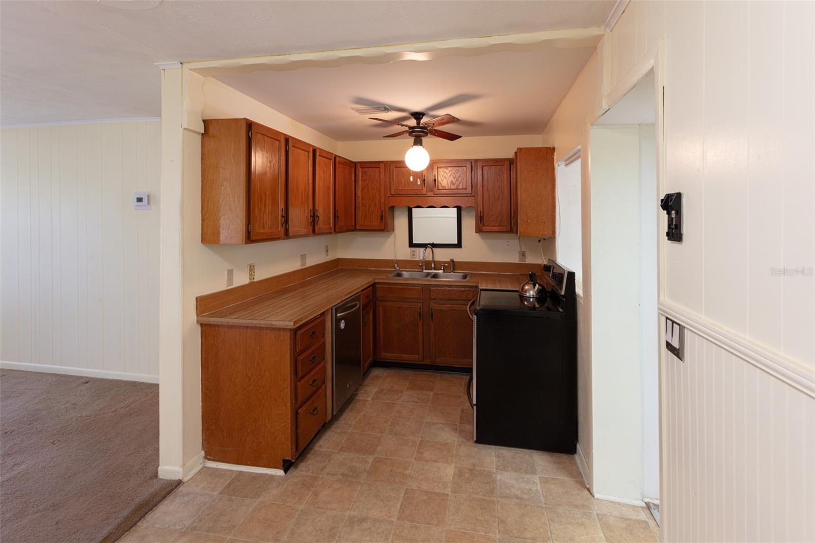 Image 7 of 34 For 393 Hilltop Drive