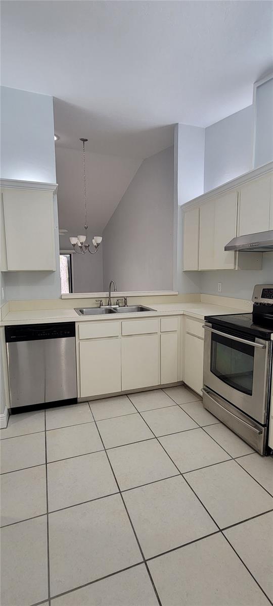 Image 5 of 32 For 3955 23rd Circle